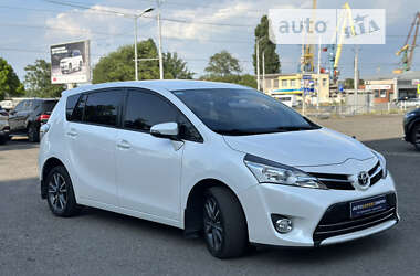 Минивэн Toyota Verso 2013 в Днепре