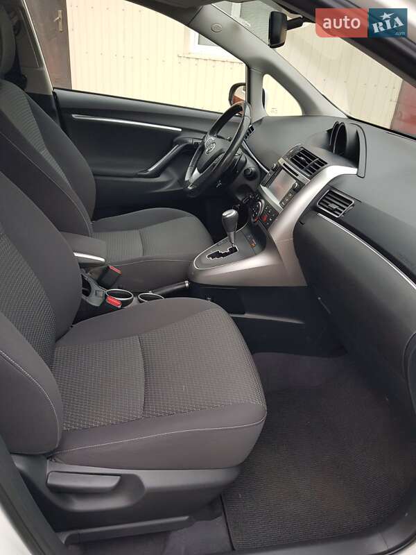 Минивэн Toyota Verso 2014 в Черкассах
