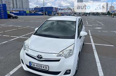 Минивэн Toyota Verso 2012 в Киеве