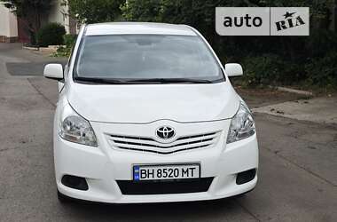 Мінівен Toyota Verso 2012 в Одесі