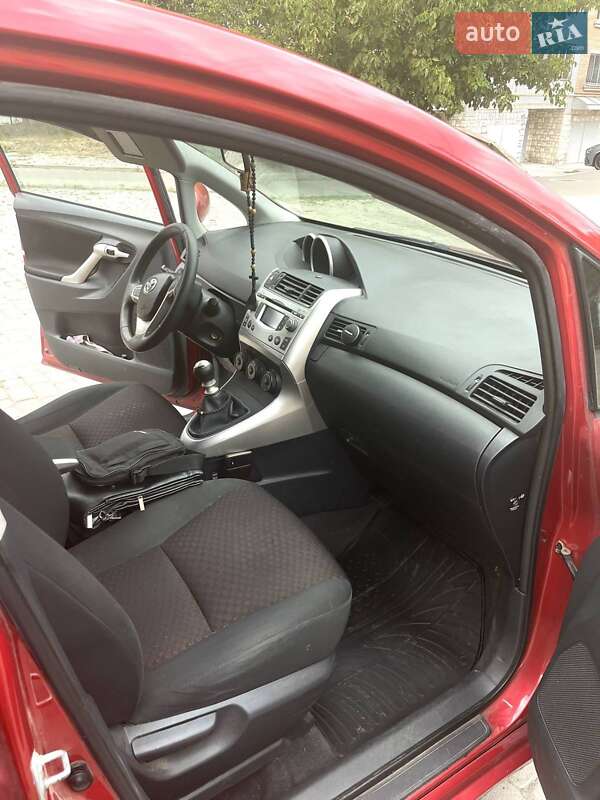 Минивэн Toyota Verso 2011 в Ивано-Франковске фото 3 Минивэн Toyota Verso 2011 в Ивано-Франковске