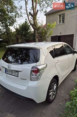 Минивэн Toyota Verso 2015 в 