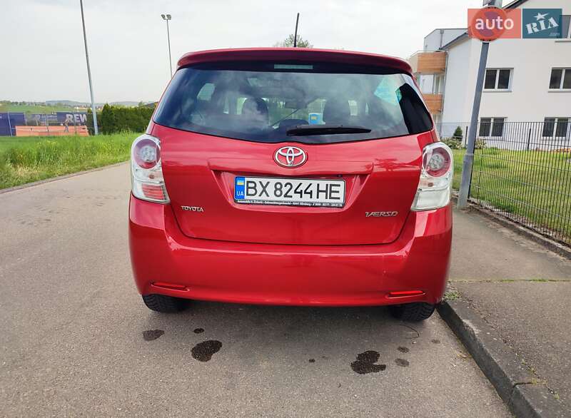 Мінівен Toyota Verso 2009 в Хмельницькому