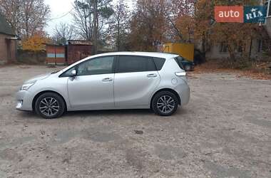 Мінівен Toyota Verso 2013 в Луцьку