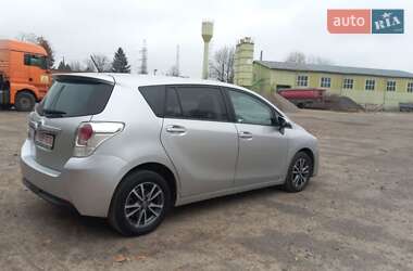 Мінівен Toyota Verso 2013 в Луцьку