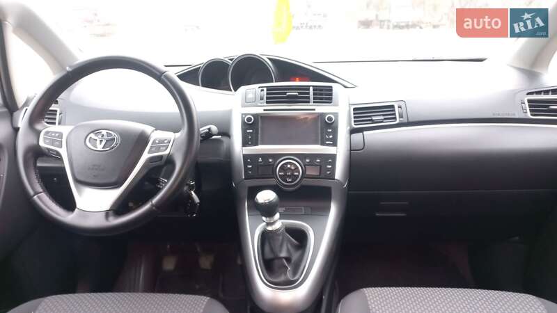 Мінівен Toyota Verso 2013 в Луцьку