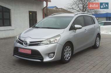 Мінівен Toyota Verso 2014 в Красилові