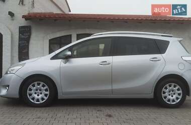 Мінівен Toyota Verso 2014 в Красилові