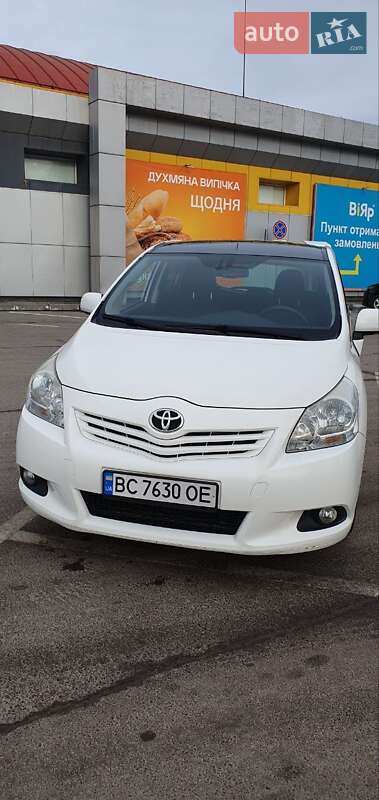 Toyota Verso 2010