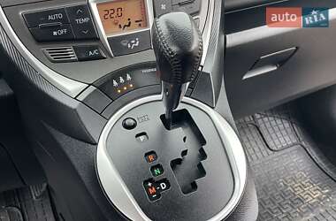Минивэн Toyota Verso 2011 в 