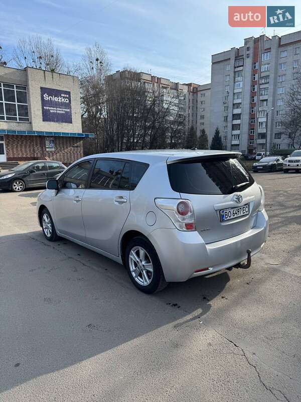 Мінівен Toyota Verso 2009 в Шумську