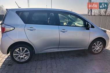 Мінівен Toyota Verso 2012 в 