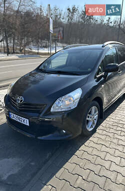 Мінівен Toyota Verso 2010 в Києві