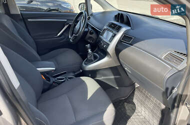 Минивэн Toyota Verso 2014 в 