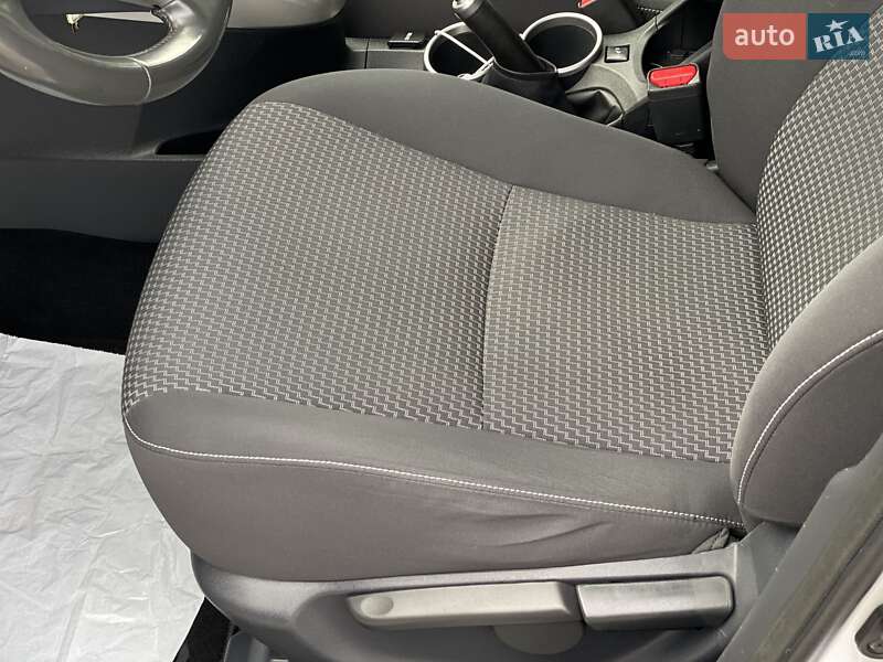 Мінівен Toyota Verso 2015 в Вінниці