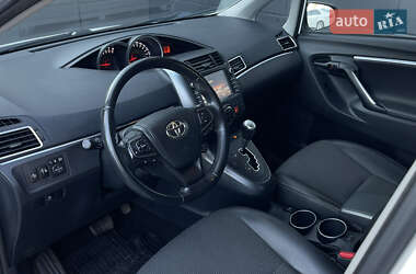 Минивэн Toyota Verso 2017 в 