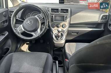 Мінівен Toyota Verso 2011 в Львові