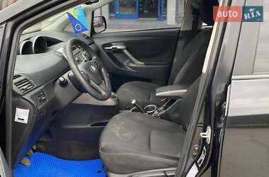 Минивэн Toyota Verso 2010 в 