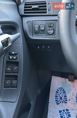 Минивэн Toyota Verso 2010 в 