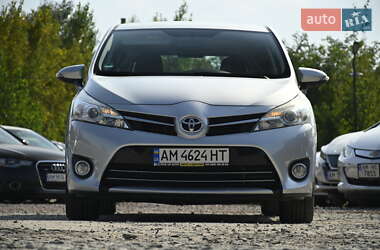 Мінівен Toyota Verso 2015 в 