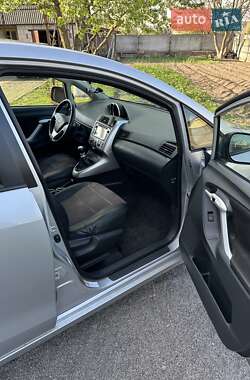 Минивэн Toyota Verso 2012 в 