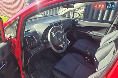 Минивэн Toyota Verso 2012 в 