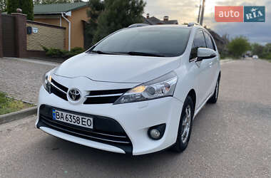 Минивэн Toyota Verso 2014 в 