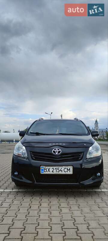 Минивэн Toyota Verso 2012 в Деражне
