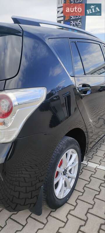 Минивэн Toyota Verso 2012 в Деражне