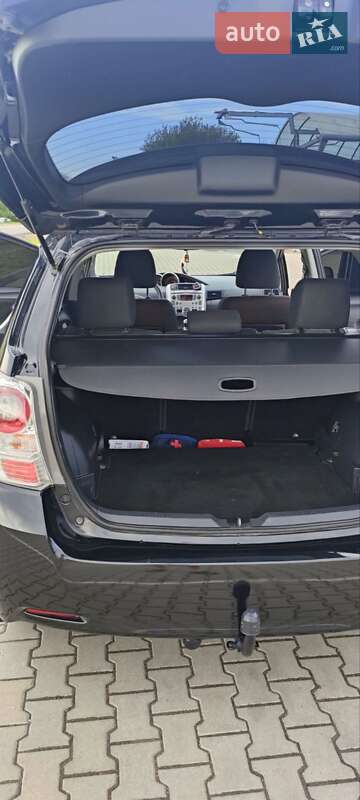 Минивэн Toyota Verso 2012 в Деражне