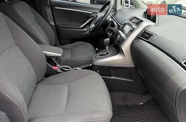 Минивэн Toyota Verso 2013 в 