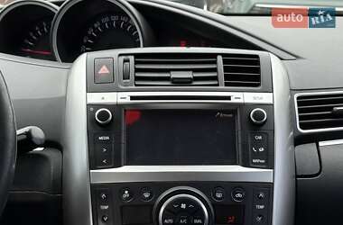 Минивэн Toyota Verso 2013 в 