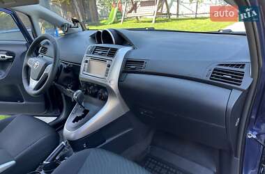 Минивэн Toyota Verso 2012 в 