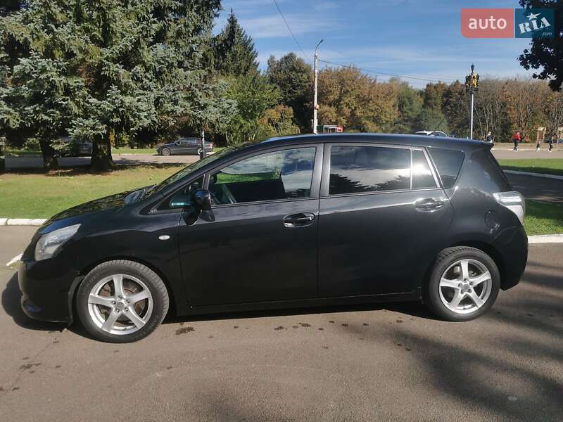 Мінівен Toyota Verso 2009 в Рівному
