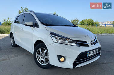 Минивэн Toyota Verso 2014 в 
