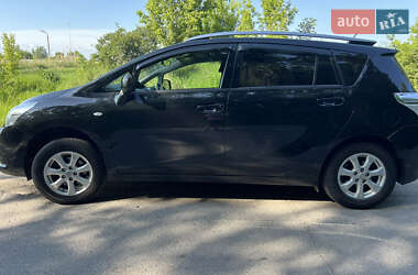Минивэн Toyota Verso 2011 в 