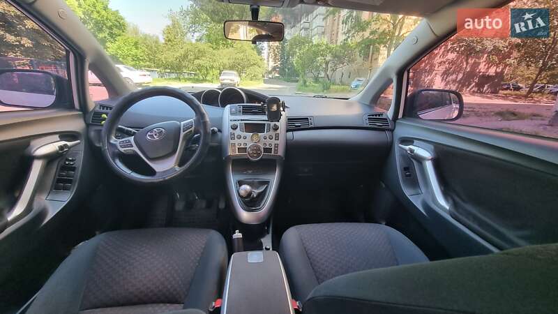 Мінівен Toyota Verso 2011 в Полтаві