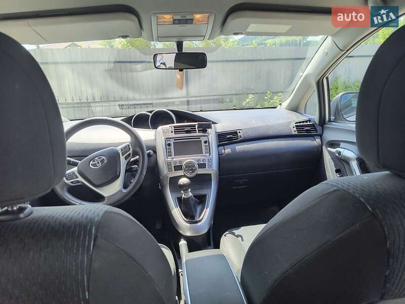 Мінівен Toyota Verso 2012 в Турці фото 8 Мінівен Toyota Verso 2012 в Турці