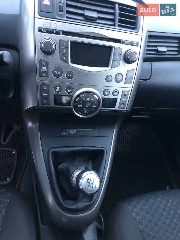 Мінівен Toyota Verso 2010 в Сумах