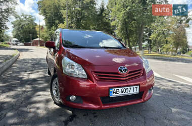 Мінівен Toyota Verso 2010 в 