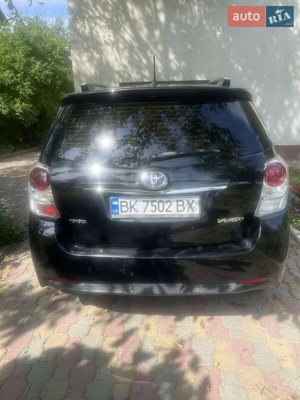 Мінівен Toyota Verso 2014 в Золочеві