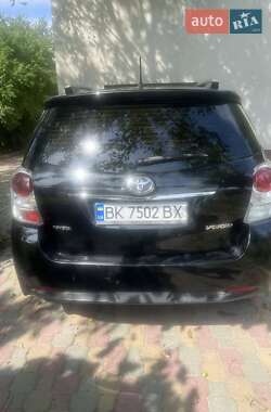 Мінівен Toyota Verso 2014 в 