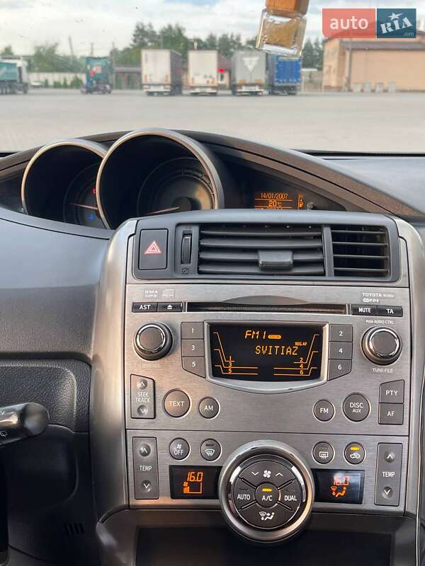 Минивэн Toyota Verso 2009 в Сарнах