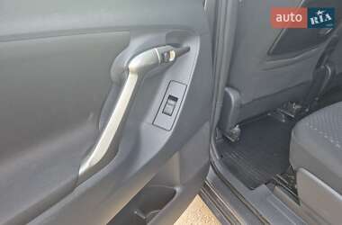 Минивэн Toyota Verso 2010 в 