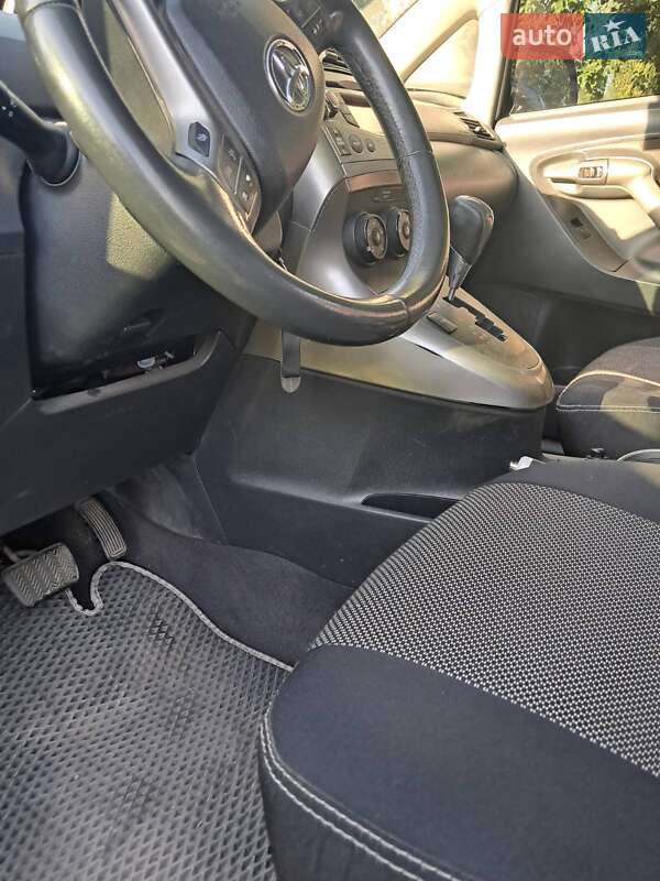 Мінівен Toyota Verso 2009 в Золотоноші