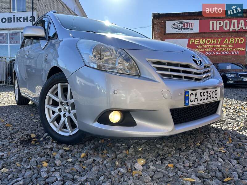 Минивэн Toyota Verso 2012 в Смеле