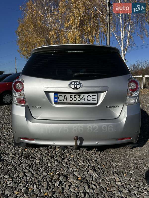 Минивэн Toyota Verso 2012 в Смеле
