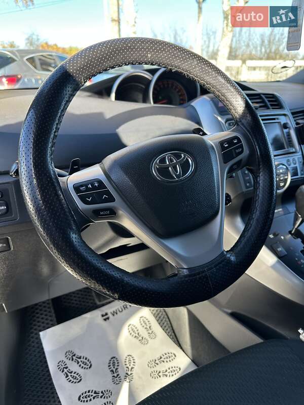 Минивэн Toyota Verso 2012 в Смеле