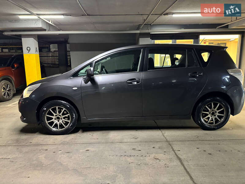 Минивэн Toyota Verso 2010 в Львове