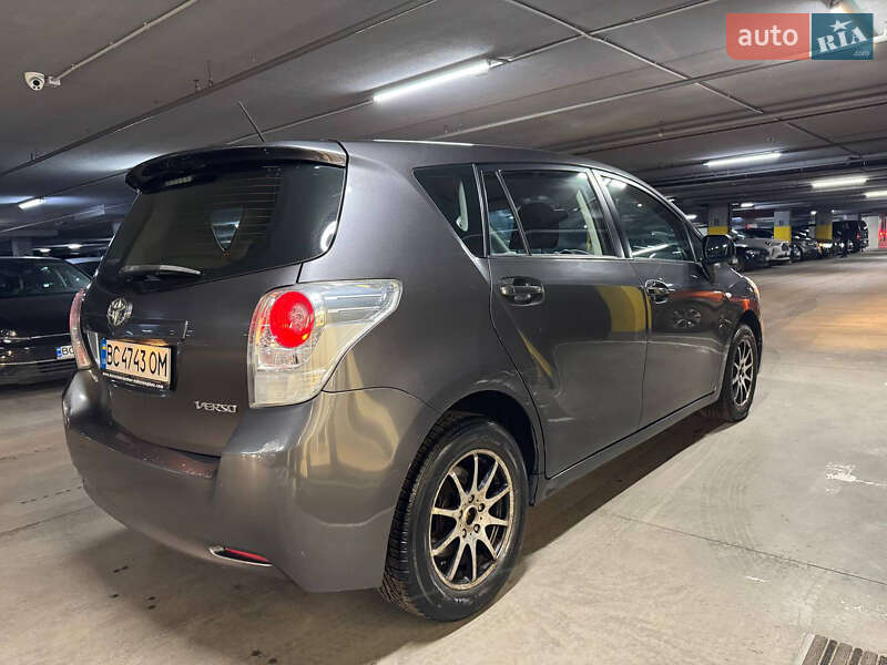 Минивэн Toyota Verso 2010 в Львове